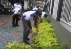 Ciptakan Lingkungan Sehat, Pegawai Lapas Magelang Kerja Bakti bersihkan Halaman Kantor