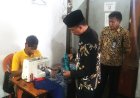 Dukung Kreativitas WBP, Kalapas Magelang Dampingi Pembuatan Keset Kain Perca