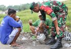 Keakraban TNI Bersama Warga Di Lokasi Pembangunan Jembatan Perintis Gantung